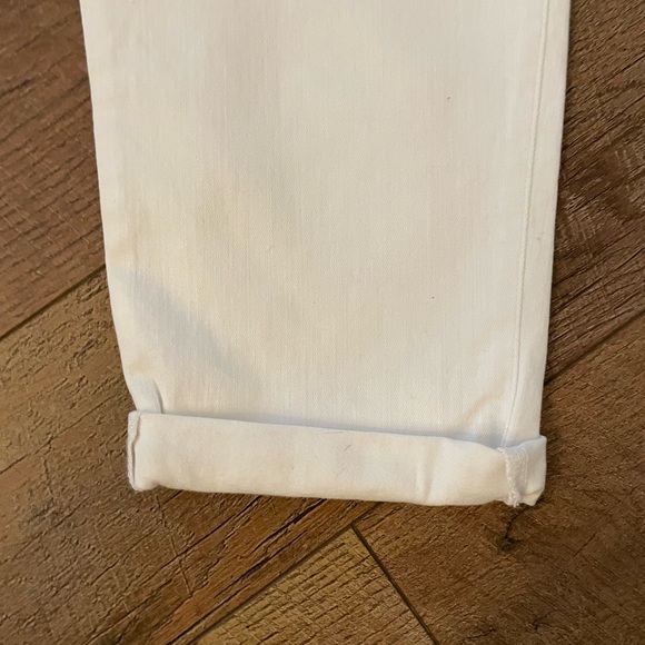 NWT! Gap Girlfiend Jean in White. Size 16/33. - Picture 5 of 12